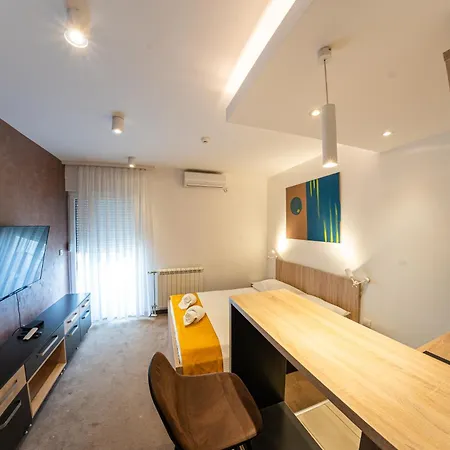Apartment Nar Royalton