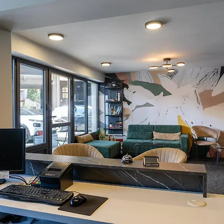 Nar Royalton Apartment