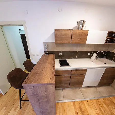 Nar Royalton Apartment *